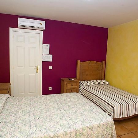 Hostal Velarde Talavera de la Reina Exteriör bild