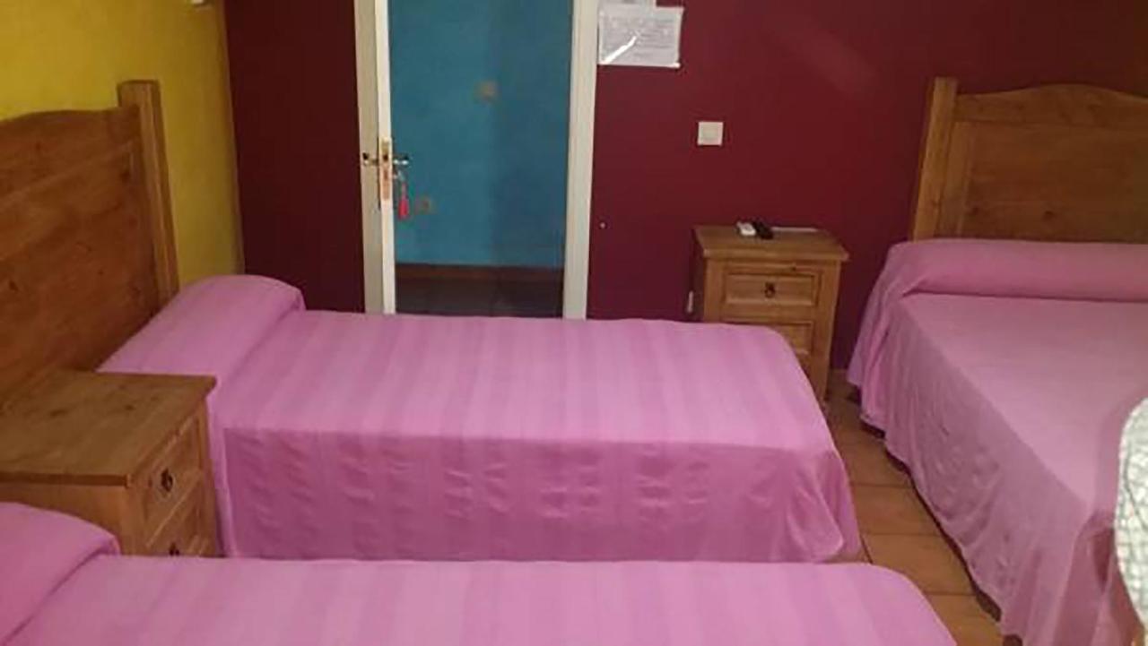 Hostal Velarde Talavera de la Reina Exteriör bild