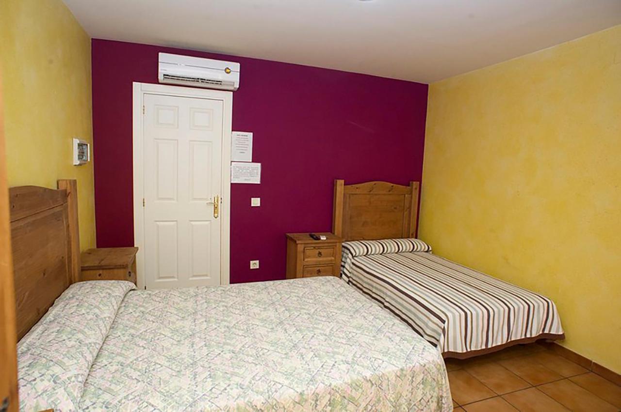 Hostal Velarde Talavera de la Reina Exteriör bild