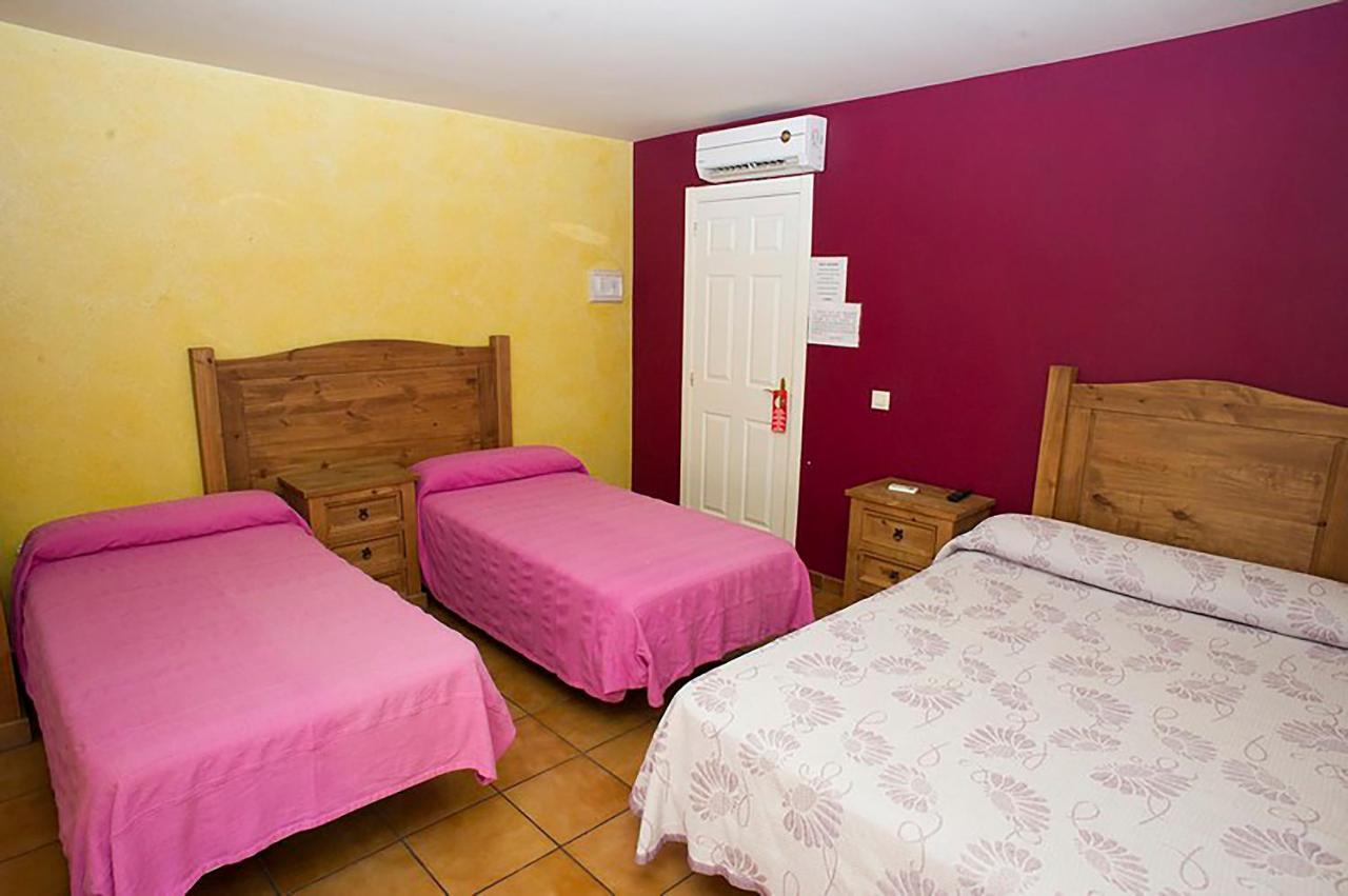 Hostal Velarde Talavera de la Reina Exteriör bild