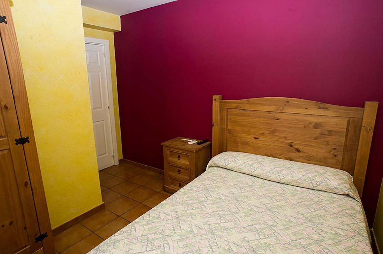 Hostal Velarde Talavera de la Reina Exteriör bild